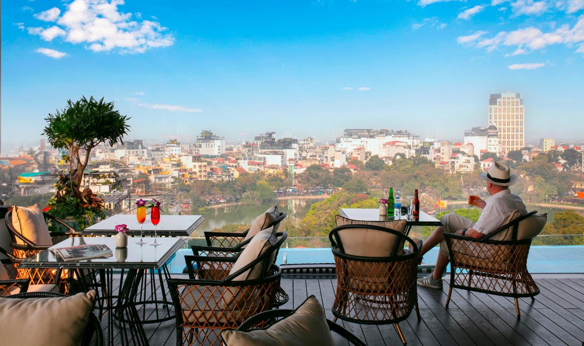 The Oriental Jade Hotel Hanoi Exterior photo View from the rooftop bar