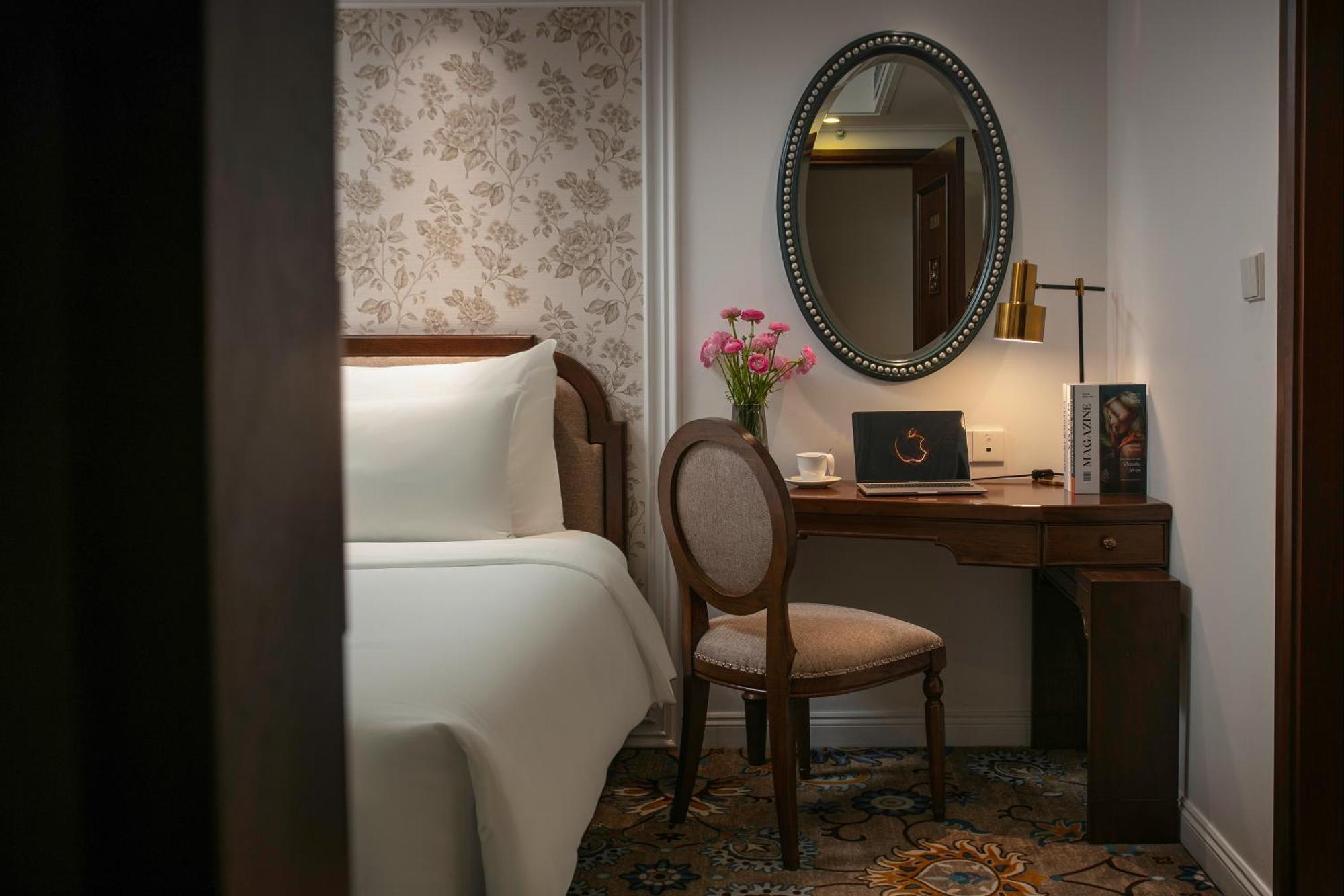 The Oriental Jade Hotel Hanoi Exterior photo Deluxe Room