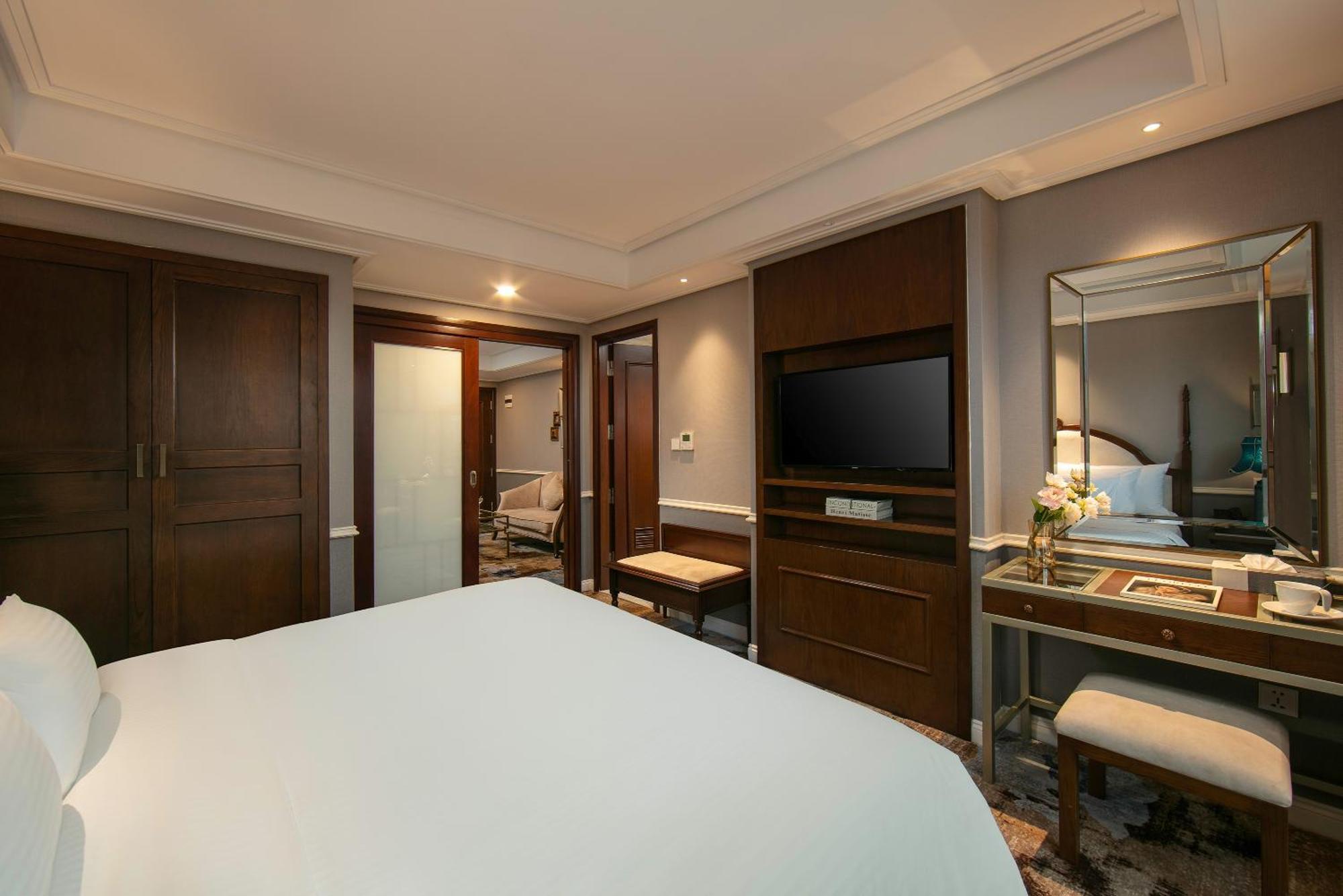The Oriental Jade Hotel Hanoi Exterior photo A bedroom at the hotel