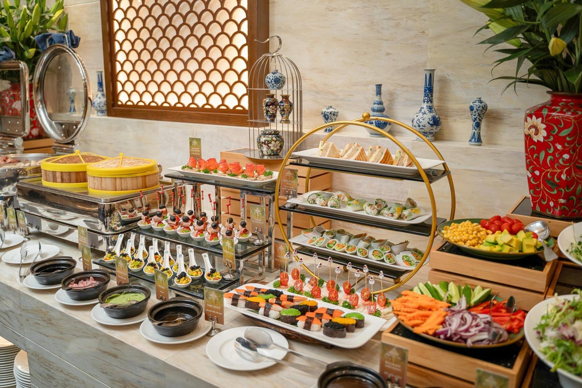 The Oriental Jade Hotel Hanoi Exterior photo A buffet at a hotel