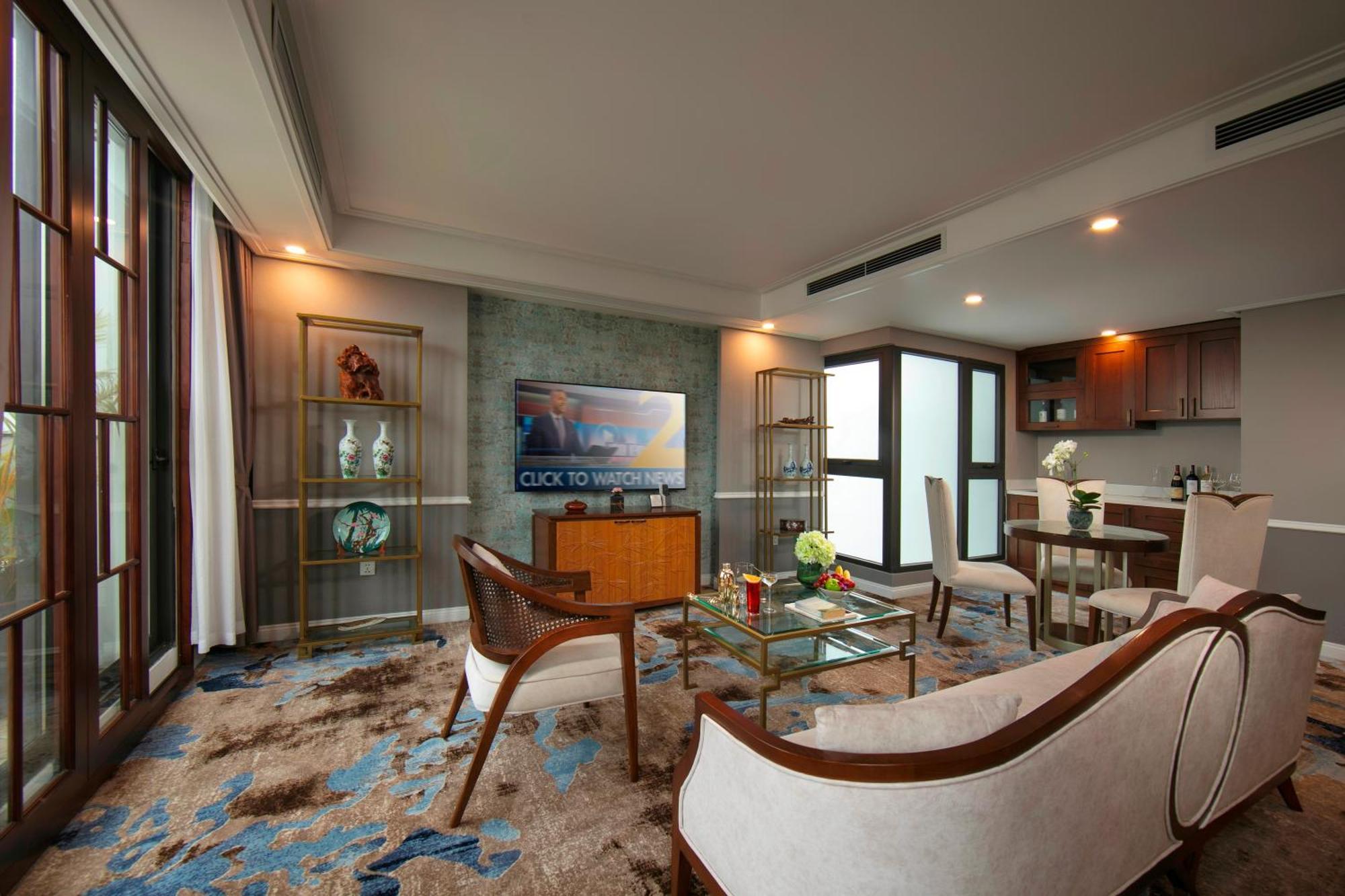 The Oriental Jade Hotel Hanoi Exterior photo A living room in a suite at the hotel