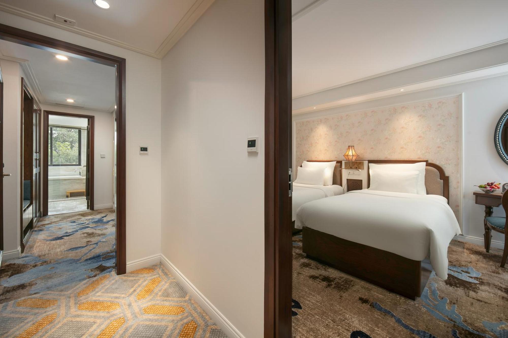 The Oriental Jade Hotel Hanoi Exterior photo Deluxe Suite
