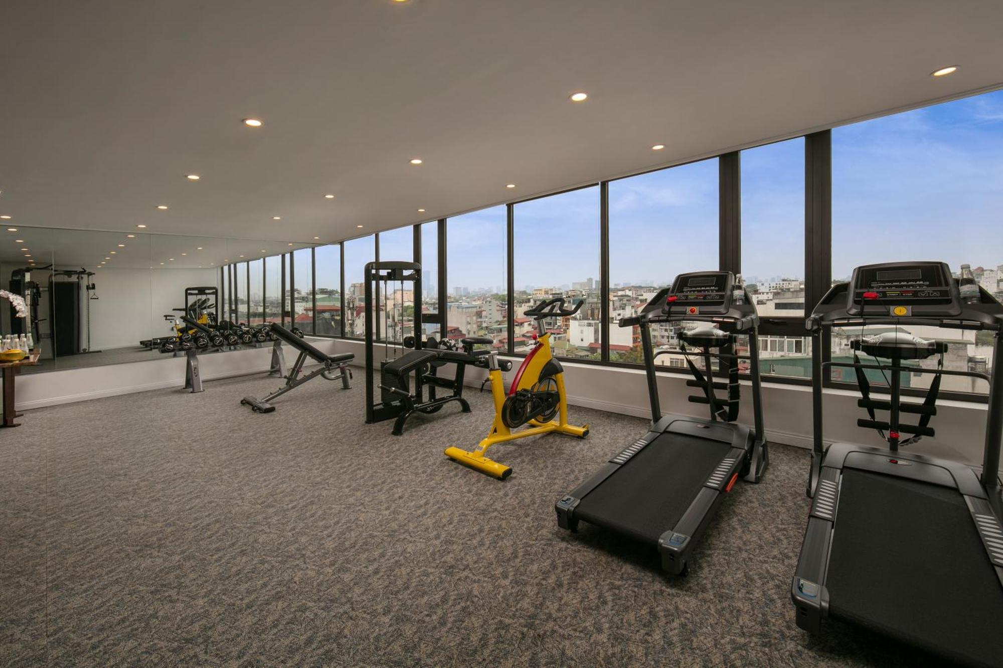 The Oriental Jade Hotel Hanoi Exterior photo The gym at the hotel