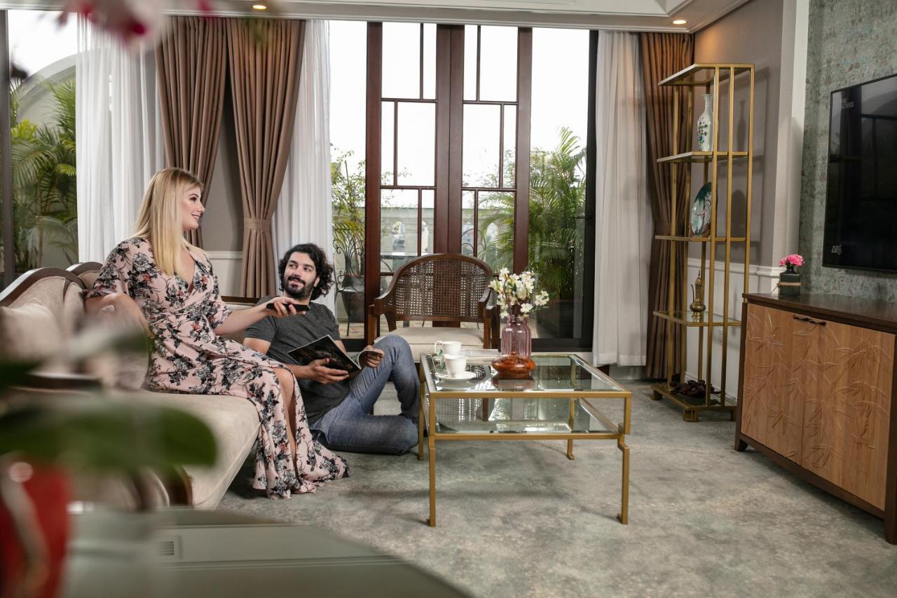 The Oriental Jade Hotel Hanoi Exterior photo A living room in a suite at the Mandarin Oriental, Istanbul